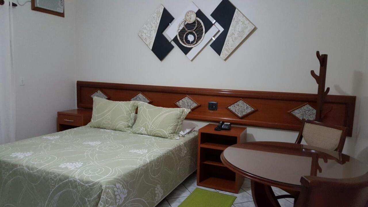 Hotel E Pousada Recanto Do Rio Pardo São José do Rio Pardo Zimmer foto