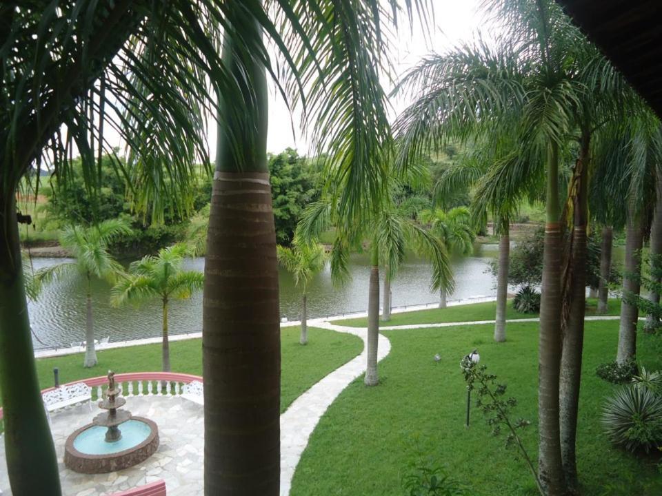 Hotel E Pousada Recanto Do Rio Pardo São José do Rio Pardo Zimmer foto